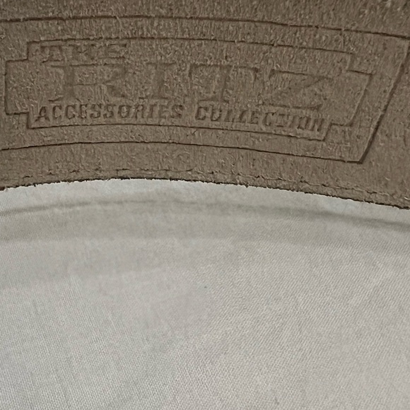 Ritz Collection wide belt fun hanging charms sz L - Picture 6 of 8